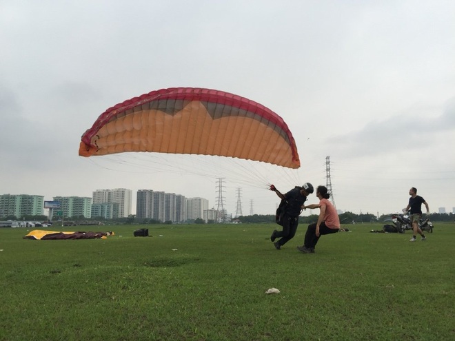 Giảng viên mê dù lượn, có 800 giờ lơ lửng trên bầu trời - 2 Giảng viên mê dù lượn, có 800 giờ lơ lửng trên bầu trời - 2