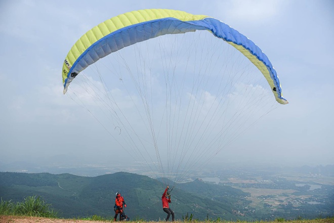 Giảng viên mê dù lượn, có 800 giờ lơ lửng trên bầu trời - 8 Giảng viên mê dù lượn, có 800 giờ lơ lửng trên bầu trời - 8