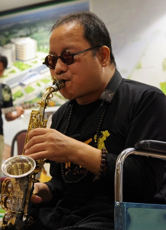 Vợ saxophone Trần Mạnh Tuấn: Hãy ăn cho em, các con, cho mẹ và gia đình - 5 Vợ saxophone Trần Mạnh Tuấn: Hãy ăn cho em, các con, cho mẹ và gia đình - 5