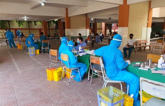 Sở Y tế Bình Dương nói gì vụ bé 14 tuổi được tiêm vaccine Covid-19? - 1 Sở Y tế Bình Dương nói gì vụ bé 14 tuổi được tiêm vaccine Covid-19? - 1
