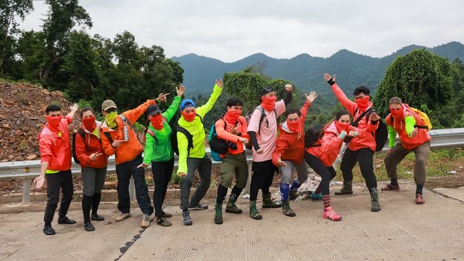 Á hậu Hoàng My kể bị rớt xuống nước khi đi du lịch mạo hiểm sau giãn cách - 12 Á hậu Hoàng My kể bị rớt xuống nước khi đi du lịch mạo hiểm sau giãn cách - 12