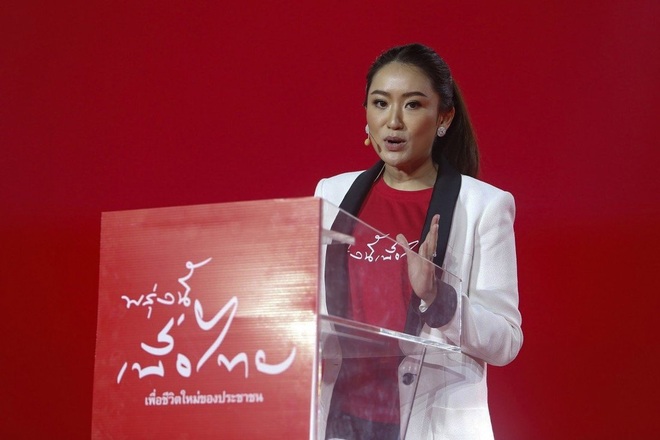 Con gái út xinh đẹp của ông Thaksin tham gia chính trường | Báo ...