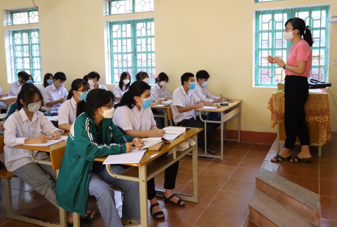 Phú Thọ cho phép học sinh khối 12 trở lại trường học từ 1/11 - 1