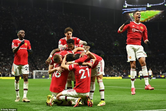 HLV Solskjaer nói gì sau chiến thắng tưng bừng của Man Utd trước Tottenham? - 3 HLV Solskjaer nói gì sau chiến thắng tưng bừng của Man Utd trước Tottenham? - 3