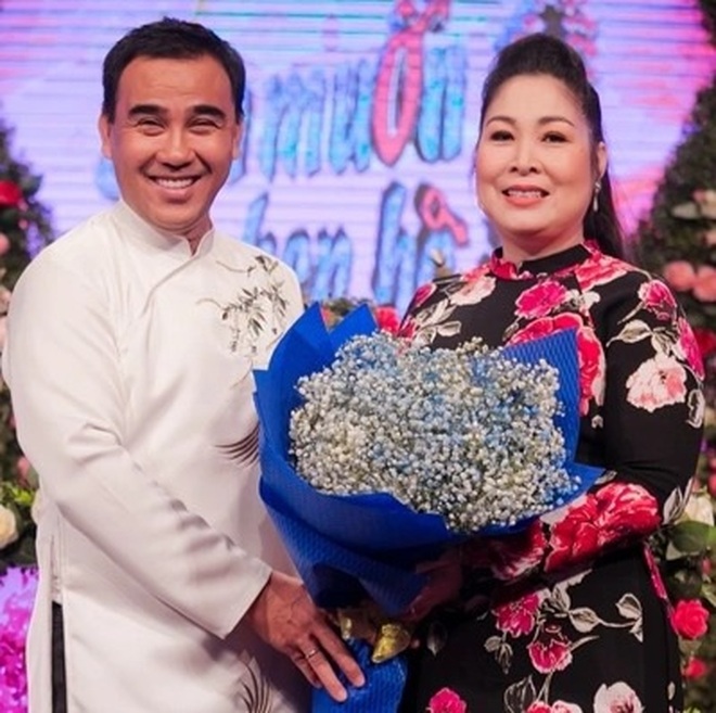 Thực hư ồn ào tình ái của những ông chồng thiếu gia trong showbiz? - 5 Thực hư ồn ào tình ái của những ông chồng thiếu gia trong showbiz? - 5
