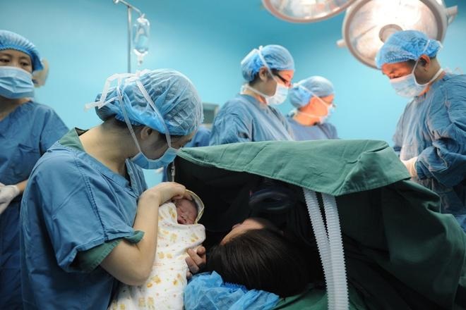 Sinh 2 con thưởng 10 triệu: Khó việc nuôi con, cho tiền cũng không muốn đẻ! - 3 Sinh 2 con thưởng 10 triệu: Khó việc nuôi con, cho tiền cũng không muốn đẻ! - 3