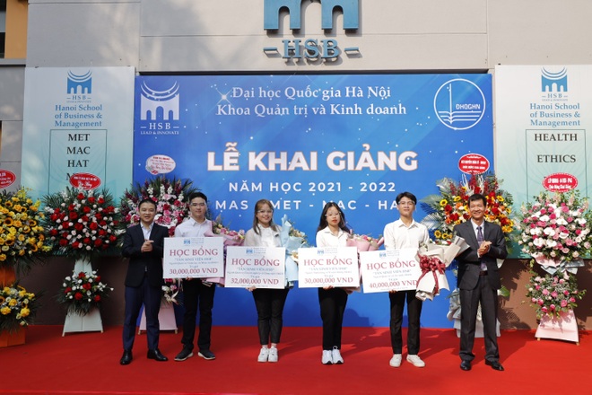 HSB tổ chức lễ khai giảng đón gần 400 tân sinh viên xuất sắc đa tài - 2 HSB tổ chức lễ khai giảng đón gần 400 tân sinh viên xuất sắc đa tài - 2