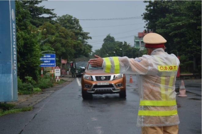 Nhiều tỉnh thay đổi biện pháp phòng chống dịch - 2