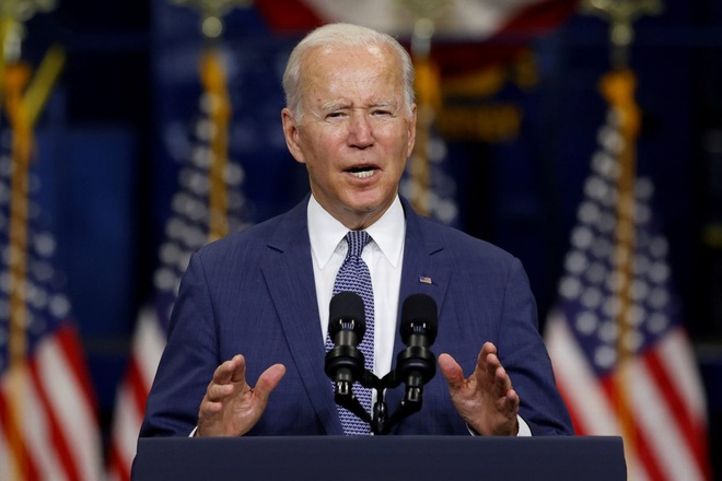 Ông Biden xin lỗi thế giới vì quyết định của ông Trump - 1