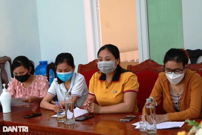 Doanh nghiệp chậm giải quyết chế độ dừng việc, công nhân khiếu nại - 3 Doanh nghiệp chậm giải quyết chế độ dừng việc, công nhân khiếu nại - 3