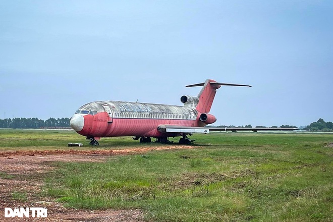 Hình ảnh nhàu nhĩ của chiếc máy bay bị bỏ rơi suốt 14 năm ở Nội Bài - 1