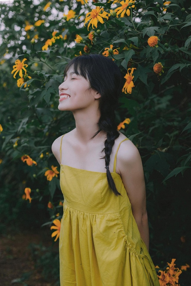 Ngắm mùa hoa dã quỳ vàng rực rỡ của thiếu nữ xứ Nghệ - 3 Ngắm mùa hoa dã quỳ vàng rực rỡ của thiếu nữ xứ Nghệ - 3