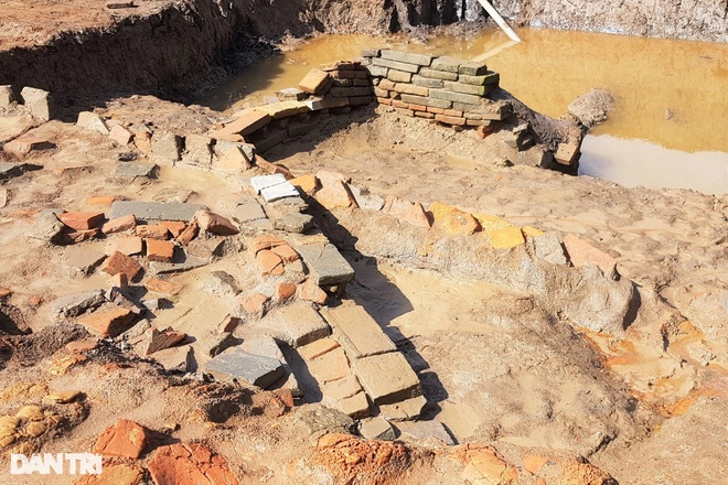 Phát lộ dấu tích nền móng kiến trúc cổ xưa ở cố đô Hoa Lư - 2