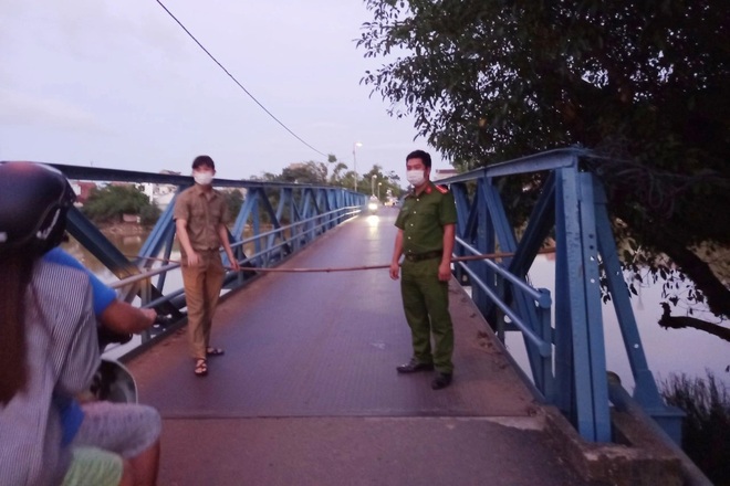 Thành phố Huế xuất hiện ổ dịch ở Cồn Hến - 3 Thành phố Huế xuất hiện ổ dịch ở Cồn Hến - 3