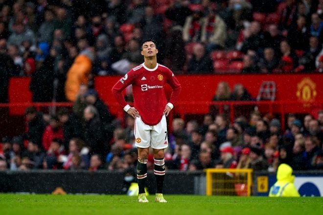 Hàng thủ mơ ngủ, Man Utd ôm hận trước Man City tại Old Trafford - 11 Hàng thủ mơ ngủ, Man Utd ôm hận trước Man City tại Old Trafford - 11