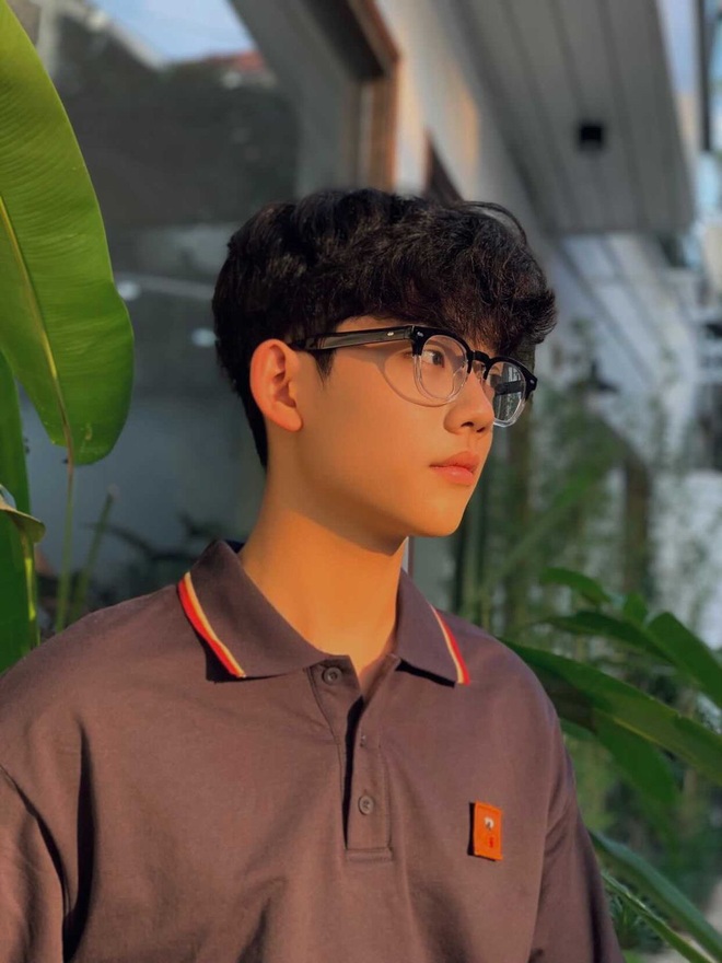 Nam sinh ĐH Ngoại thương đốn tim phái nữ với thần thái cuốn hút - 2 Nam sinh ĐH Ngoại thương đốn tim phái nữ với thần thái cuốn hút - 2