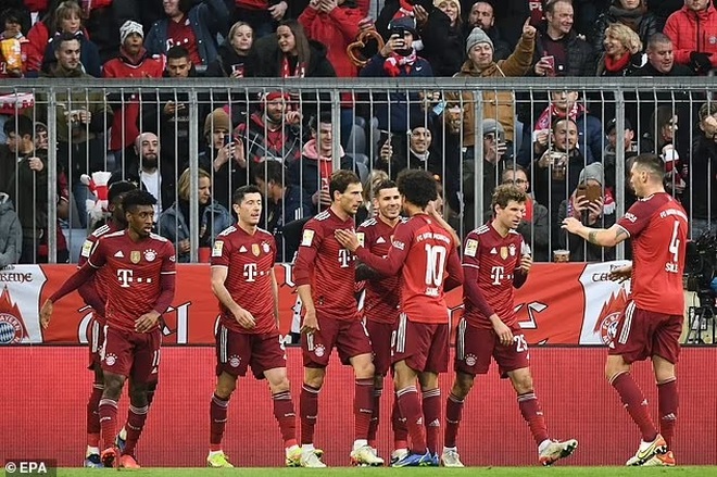 Lewandowski tỏa sáng giúp Bayern chấm dứt mạch trận bất bại của Freiburg - 4