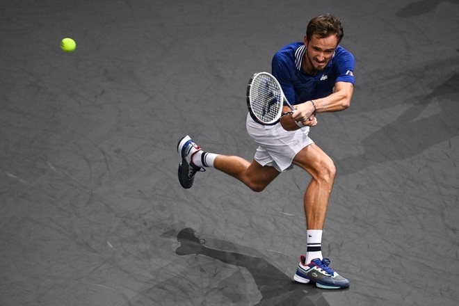 Ngược dòng hạ Medvedev, Djokovic lần thứ 6 vô địch Paris Masters - 3 Ngược dòng hạ Medvedev, Djokovic lần thứ 6 vô địch Paris Masters - 3