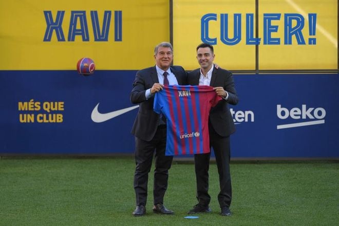 HLV Xavi nói gì trong buổi lễ ra mắt đặc biệt ở Barcelona? - 2 HLV Xavi nói gì trong buổi lễ ra mắt đặc biệt ở Barcelona? - 2
