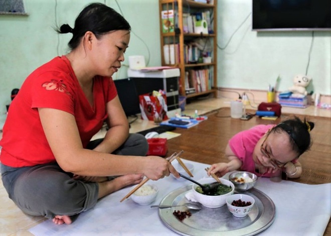 Cô gái xương thủy tinh vượt lên số phận hiện thực ước mơ vào đại học - 7 Cô gái xương thủy tinh vượt lên số phận hiện thực ước mơ vào đại học - 7