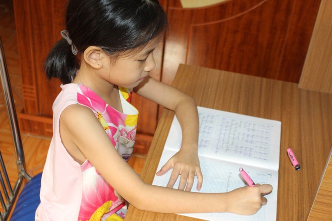 Tranh luận: Giờ dùng máy tính, điện thoại thì rèn viết chữ đẹp làm gì? - 2 Tranh luận: Giờ dùng máy tính, điện thoại thì rèn viết chữ đẹp làm gì? - 2