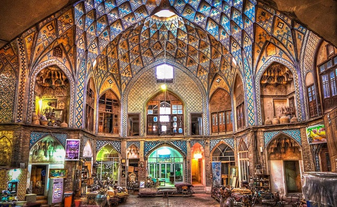 Cảnh đẹp ngỡ ngàng trong chợ cổ ở Iran - 1