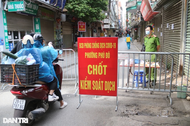 Cận cảnh khu dân cư có 36 ca F0 bị phong tỏa ở Hà Nội - 2 Cận cảnh khu dân cư có 36 ca F0 bị phong tỏa ở Hà Nội - 2