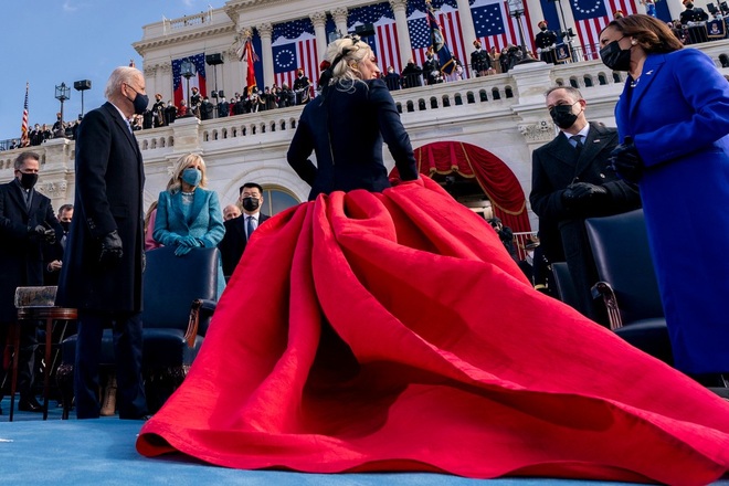 Lady Gaga mặc váy chống đạn biểu diễn tại lễ nhậm chức của Tổng thống Mỹ - 3