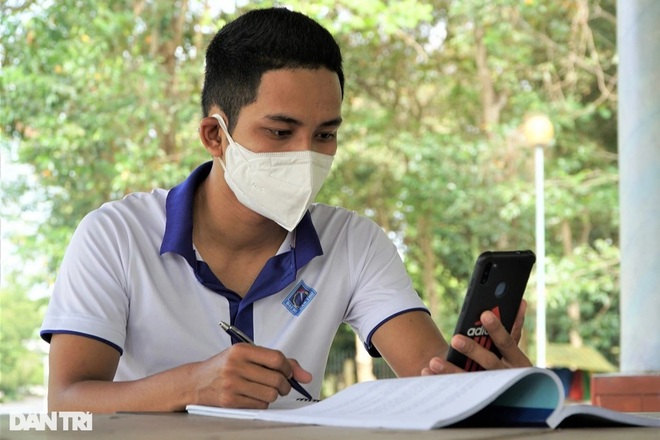 Nghị lực đáng nể của chàng sinh viên Khmer 3 năm giành 13 suất học bổng - 1 Nghị lực đáng nể của chàng sinh viên Khmer 3 năm giành 13 suất học bổng - 1
