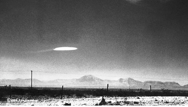 Cựu sĩ quan tình báo Lầu Năm Góc tiết lộ bí mật động trời về UFO - 1 Cựu sĩ quan tình báo Lầu Năm Góc tiết lộ bí mật động trời về UFO - 1