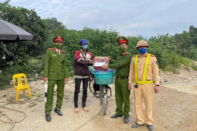 Đạp xe gần 2.000 km từ An Giang lên Tuyên Quang xin việc - 2