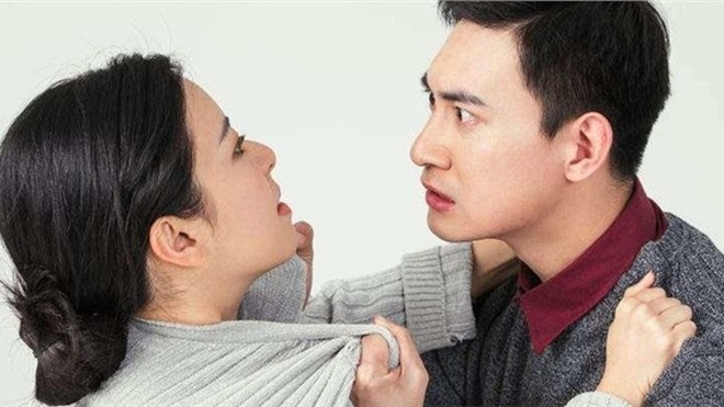 Bi hài vợ đi đánh ghen, chồng lại đánh vợ để bênh bồ - 1 Bi hài vợ đi đánh ghen, chồng lại đánh vợ để bênh bồ - 1