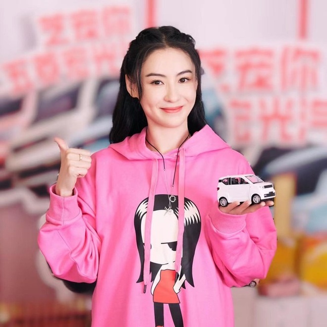 Trương Bá Chi: Nhan sắc tuổi 41 gây sốt, tự tin có đàn ông tốt theo đuổi - 2 Trương Bá Chi: Nhan sắc tuổi 41 gây sốt, tự tin có đàn ông tốt theo đuổi - 2