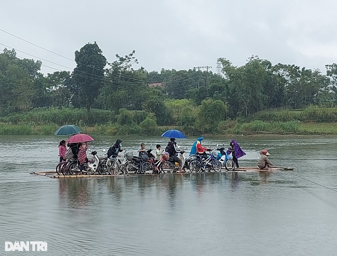 Chòng chành vượt sông tìm chữ của học trò vùng cao - 2