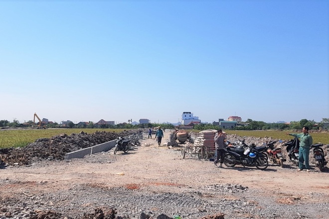 Chạy đua thu ngân sách, các địa phương ồ ạt đấu giá đất - 3 Chạy đua thu ngân sách, các địa phương ồ ạt đấu giá đất - 3