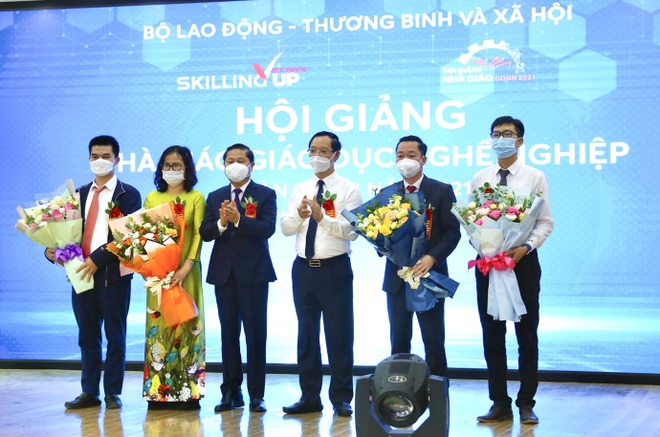 Khai mạc Hội giảng nhà giáo giáo dục nghề nghiệp toàn quốc năm 2021 - 8