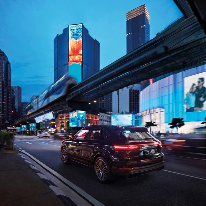 Porsche Cayenne được lắp ráp tại Malaysia, xe về Việt Nam có rẻ? - 3 Porsche Cayenne được lắp ráp tại Malaysia, xe về Việt Nam có rẻ? - 3