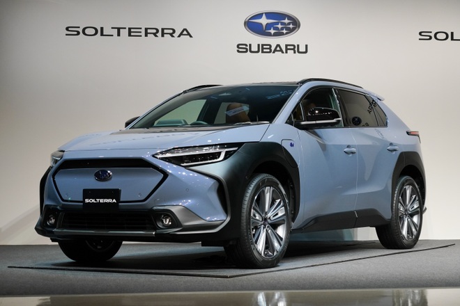Subaru ra mắt xe điện đầu tiên Solterra SUV - 1
