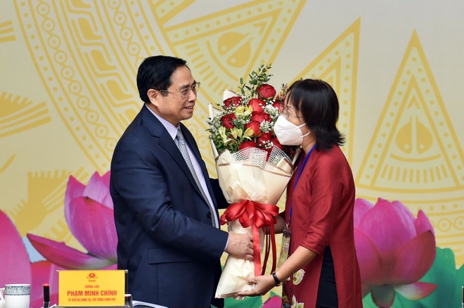 Thủ tướng Phạm Minh Chính gặp mặt nhà giáo tiêu biểu nhân ngày 20/11 - 5 Thủ tướng Phạm Minh Chính gặp mặt nhà giáo tiêu biểu nhân ngày 20/11 - 5