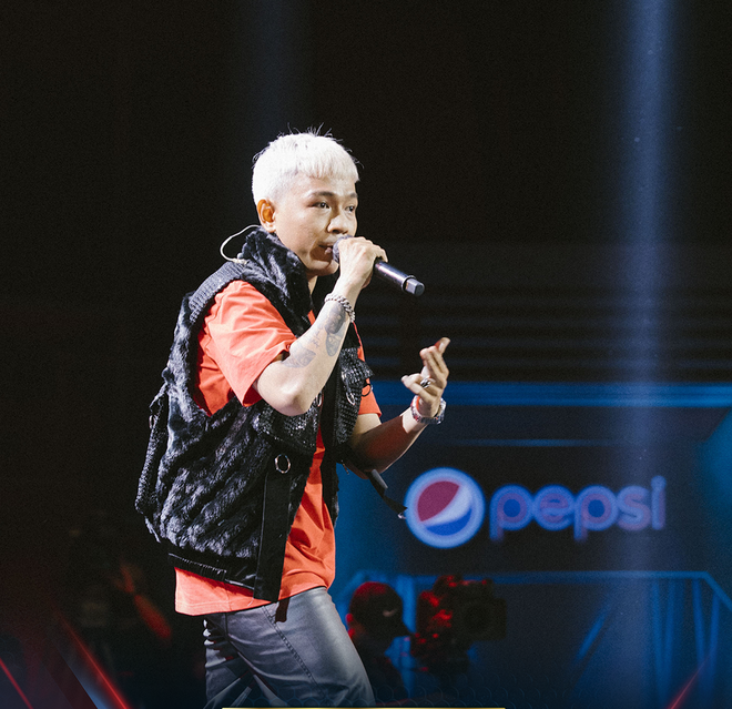 Nữ rapper cá tính khiến Rhymastic và Trấn Thành lộ bản chất... sợ vợ - 1 Nữ rapper cá tính khiến Rhymastic và Trấn Thành lộ bản chất... sợ vợ - 1