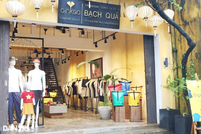 Phố cổ Hội An vắng lặng trong ngày đầu mở cửa đón khách trở lại - 4 Phố cổ Hội An vắng lặng trong ngày đầu mở cửa đón khách trở lại - 4