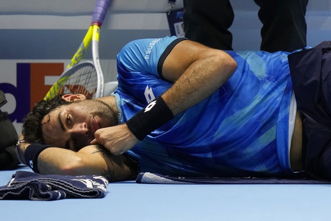 Djokovic xuất trận, Berrettini đau đớn khi thua Zverev tại ATP Finals - 2 Djokovic xuất trận, Berrettini đau đớn khi thua Zverev tại ATP Finals - 2