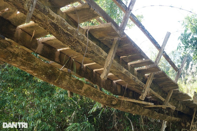 Bạn đọc ủng hộ 70 triệu đồng giúp bản nghèo xây cầu vượt suối nơi biên giới - 3 Bạn đọc ủng hộ 70 triệu đồng giúp bản nghèo xây cầu vượt suối nơi biên giới - 3