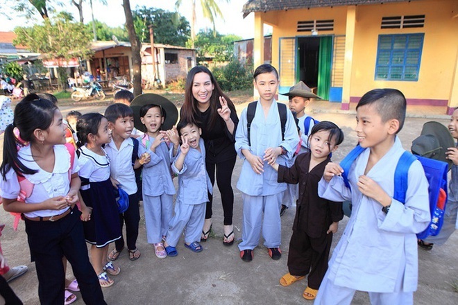 15 con nuôi được Phi Nhung mở sổ tiết kiệm trước khi nữ ca sĩ qua đời - 3 15 con nuôi được Phi Nhung mở sổ tiết kiệm trước khi nữ ca sĩ qua đời - 3