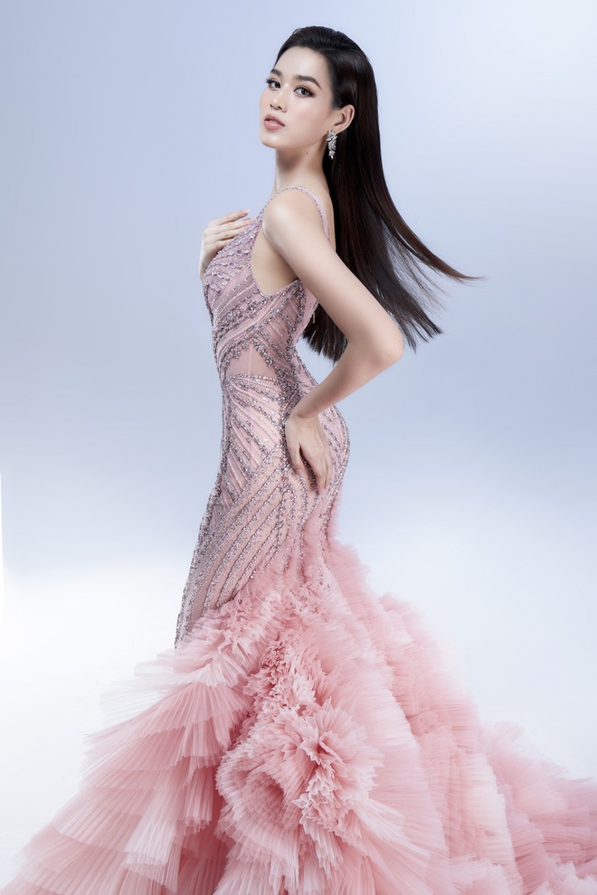 Đỗ Thị Hà đánh đàn Trưng tranh tài tại Miss World 2021 - 6