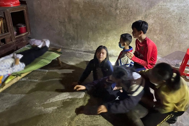 Những đứa trẻ khóc ngất bên người mẹ tử vong khi đi mò cua - 2 Những đứa trẻ khóc ngất bên người mẹ tử vong khi đi mò cua - 2