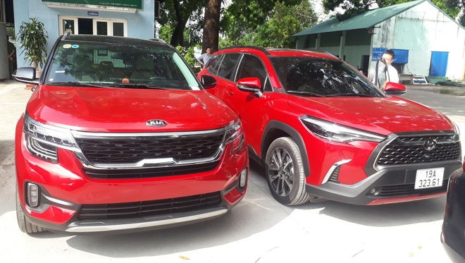 Corolla Cross, Kia Seltos thay nhau dẫn đầu phân khúc xe gầm cao đô thị - 1