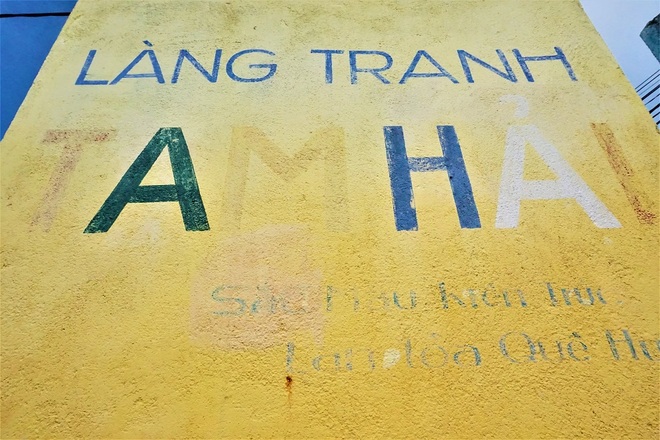 Xót xa trước sự xuống cấp của làng bích họa từng đốn tim du khách - 1 Xót xa trước sự xuống cấp của làng bích họa từng đốn tim du khách - 1
