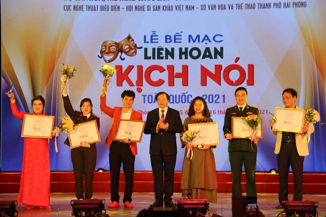 Bế mạc Liên hoan Kịch nói toàn quốc 2021: Vaccine tinh thần trong đại dịch - 2 Bế mạc Liên hoan Kịch nói toàn quốc 2021: Vaccine tinh thần trong đại dịch - 2