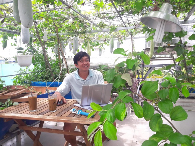Mẹ đảm TPHCM chia sẻ bí kíp tập làm nông dân sở hữu vườn rau sân thượng - 3 Mẹ đảm TPHCM chia sẻ bí kíp tập làm nông dân sở hữu vườn rau sân thượng - 3